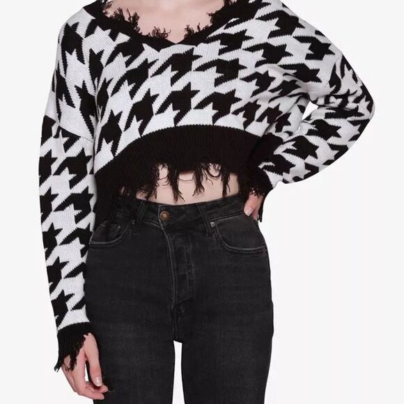 Just Polly Juniors' Houndstooth Destructed Pullover - Picture 2 of 2